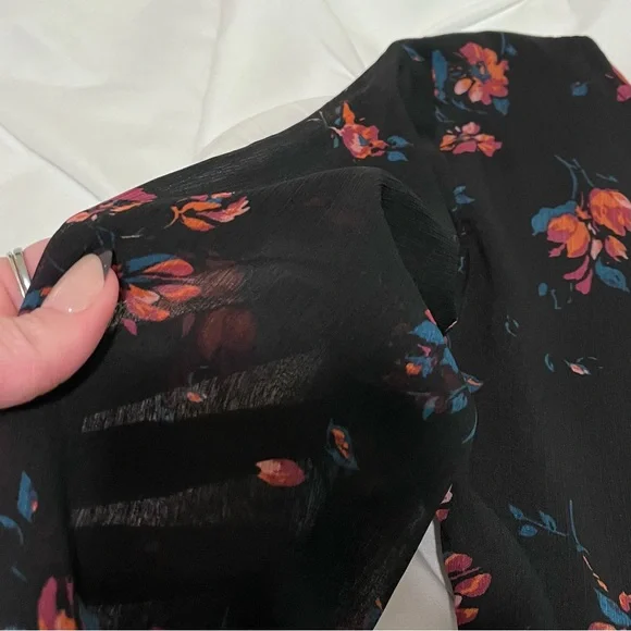 Hollister Black Floral Flutter Sleeved Dress, Size XS, Excellent! - Picture 8 of 11